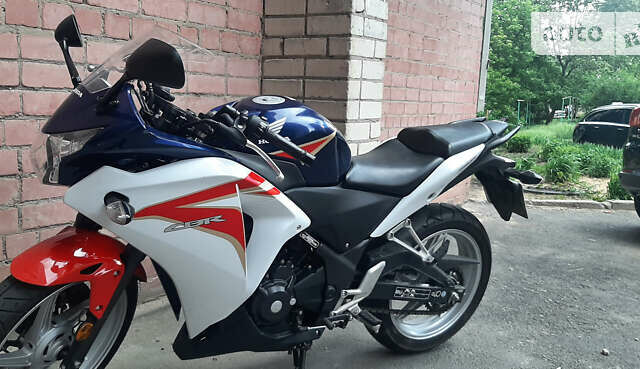 Синий Хонда CBR 250R, объемом двигателя 0.25 л и пробегом 10 тыс. км за 2800 $, фото 1 на Automoto.ua