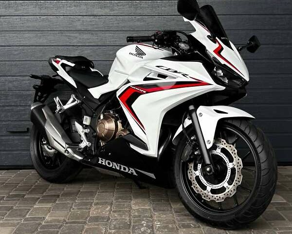 Белый Хонда CBR 400R, объемом двигателя 0.4 л и пробегом 32 тыс. км за 6000 $, фото 1 на Automoto.ua