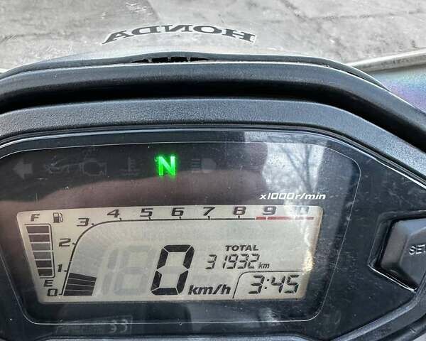 Белый Хонда CBR 400R, объемом двигателя 0.4 л и пробегом 32 тыс. км за 3600 $, фото 1 на Automoto.ua