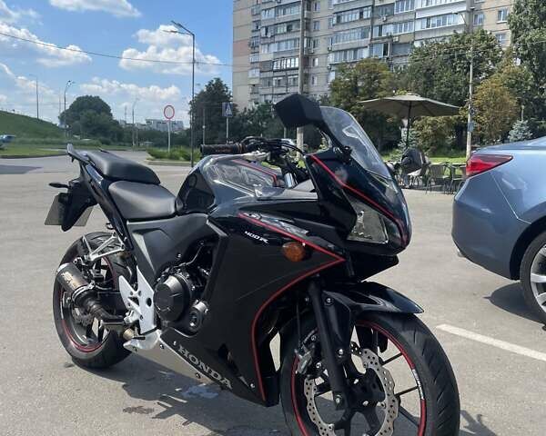Черный Хонда CBR 400R, объемом двигателя 0.4 л и пробегом 22 тыс. км за 4200 $, фото 1 на Automoto.ua
