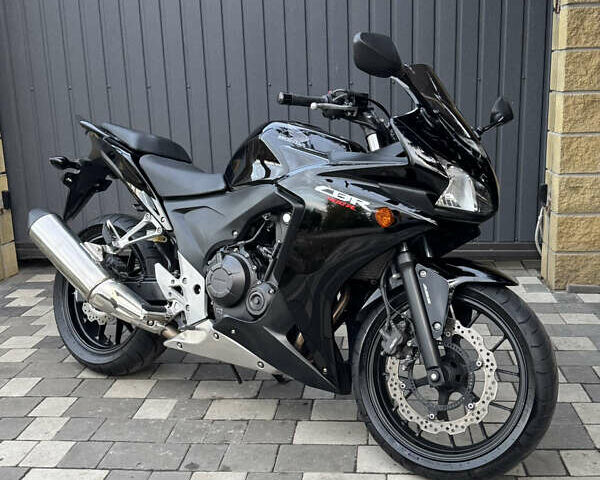 Черный Хонда CBR 400R, объемом двигателя 0.4 л и пробегом 153 тыс. км за 4400 $, фото 1 на Automoto.ua