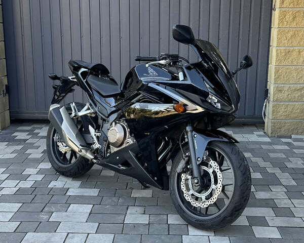 Черный Хонда CBR 400R, объемом двигателя 0.4 л и пробегом 39 тыс. км за 5000 $, фото 1 на Automoto.ua