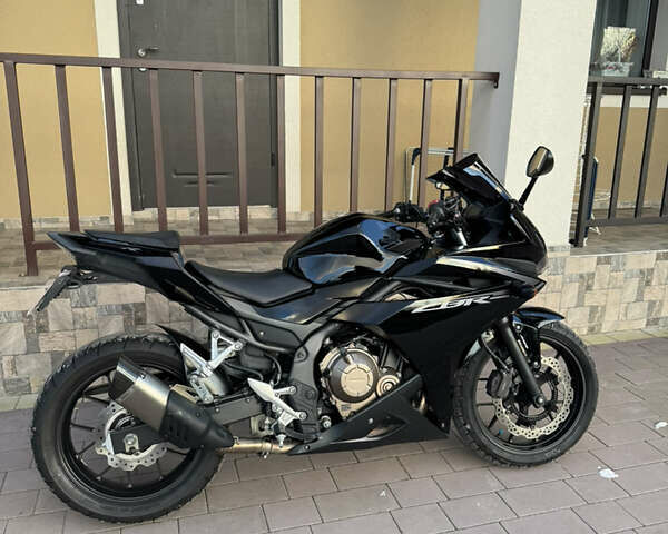 Черный Хонда CBR 400R, объемом двигателя 0.4 л и пробегом 39 тыс. км за 5000 $, фото 1 на Automoto.ua