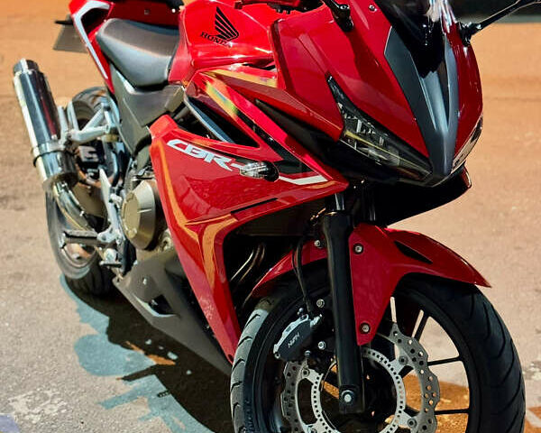 Красный Хонда CBR 400R, объемом двигателя 0.4 л и пробегом 23 тыс. км за 5300 $, фото 1 на Automoto.ua