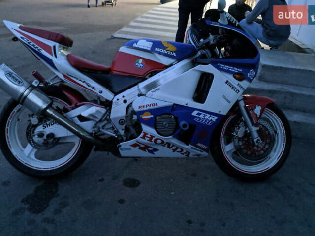Синий Хонда CBR 400RR, объемом двигателя 0.4 л и пробегом 45 тыс. км за 1300 $, фото 1 на Automoto.ua