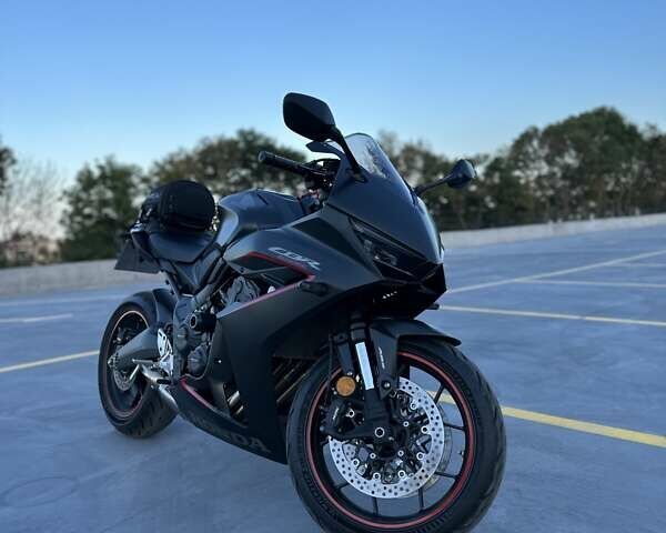Чорний Хонда CBR 650R, об'ємом двигуна 0.65 л та пробігом 5 тис. км за 10500 $, фото 1 на Automoto.ua