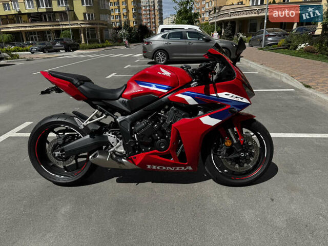 Красный Хонда CBR 650R, объемом двигателя 0.65 л и пробегом 3 тыс. км за 10000 $, фото 1 на Automoto.ua