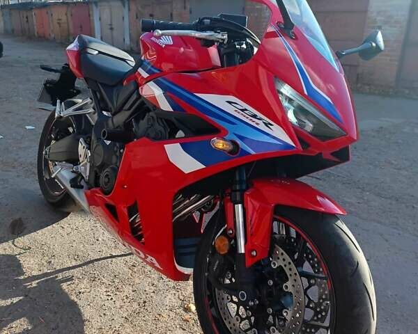 Красный Хонда CBR 650R, объемом двигателя 0.65 л и пробегом 1 тыс. км за 10100 $, фото 1 на Automoto.ua