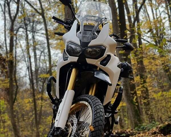 Хонда CRF 1000L Africa Twin, объемом двигателя 0 л и пробегом 32 тыс. км за 12000 $, фото 1 на Automoto.ua