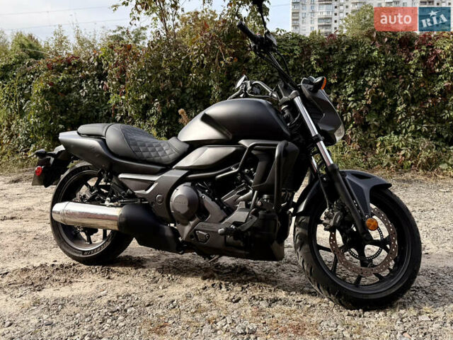 Черный Хонда CTX 700, объемом двигателя 0.67 л и пробегом 19 тыс. км за 8500 $, фото 1 на Automoto.ua