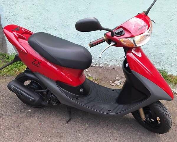 Красный Хонда Dio AF-35, объемом двигателя 0 л и пробегом 300 тыс. км за 399 $, фото 1 на Automoto.ua