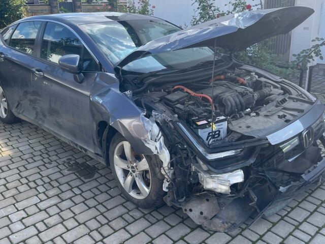 Серый Хонда FCX Clarity, объемом двигателя 1.5 л и пробегом 120 тыс. км за 9100 $, фото 1 на Automoto.ua