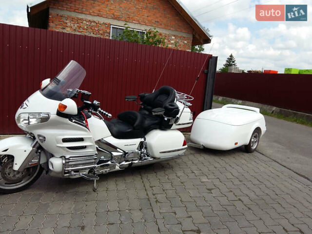 Білий Хонда GL 1800 Gold Wing Tour, об'ємом двигуна 1.6 л та пробігом 57 тис. км за 14300 $, фото 1 на Automoto.ua