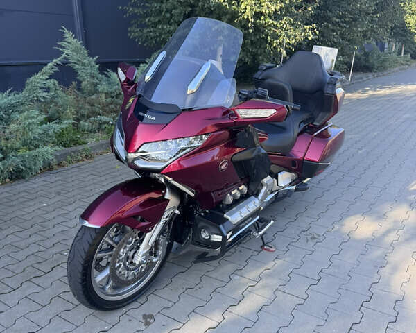 Красный Хонда GL 1800 Gold Wing Tour, объемом двигателя 0 л и пробегом 74 тыс. км за 23850 $, фото 1 на Automoto.ua