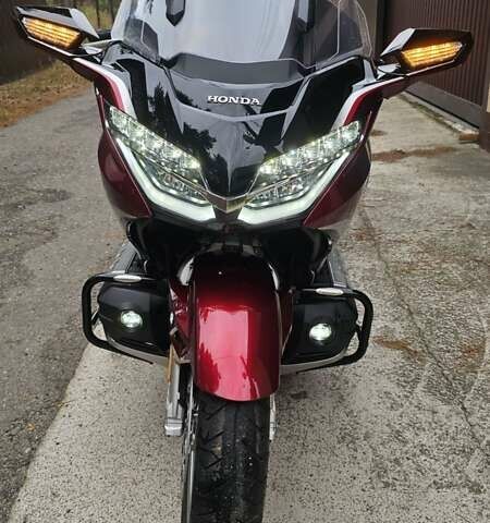 Красный Хонда GL 1800 Gold Wing Tour, объемом двигателя 1.83 л и пробегом 10 тыс. км за 32000 $, фото 1 на Automoto.ua