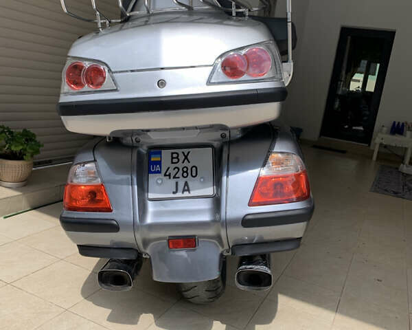Сірий Хонда GL 1800 Gold Wing Tour, об'ємом двигуна 1.8 л та пробігом 73 тис. км за 10499 $, фото 1 на Automoto.ua