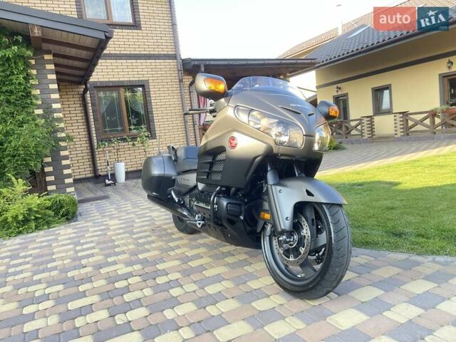 Серый Хонда Gold Wing F6B, объемом двигателя 1.8 л и пробегом 7 тыс. км за 20000 $, фото 1 на Automoto.ua