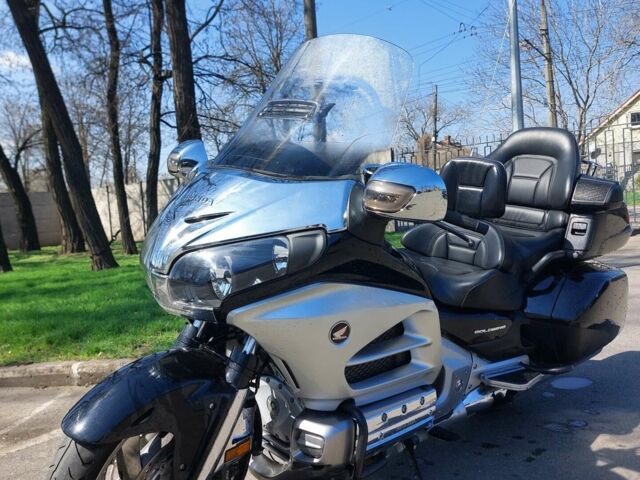 Чорний Хонда Gold Wing GL 1800, об'ємом двигуна 1.8 л та пробігом 23 тис. км за 12000 $, фото 1 на Automoto.ua