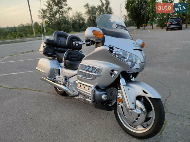 Серый Хонда Gold Wing GL 1800, объемом двигателя 1.8 л и пробегом 37 тыс. км за 11200 $, фото 1 на Automoto.ua
