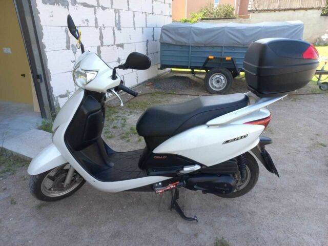 Хонда Lead 110, объемом двигателя 0.11 л и пробегом 0 тыс. км за 1800 $, фото 1 на Automoto.ua