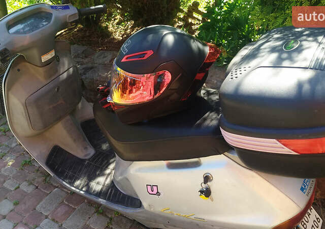 Серый Хонда Lead 50 AF-20, объемом двигателя 0.05 л и пробегом 33 тыс. км за 500 $, фото 1 на Automoto.ua