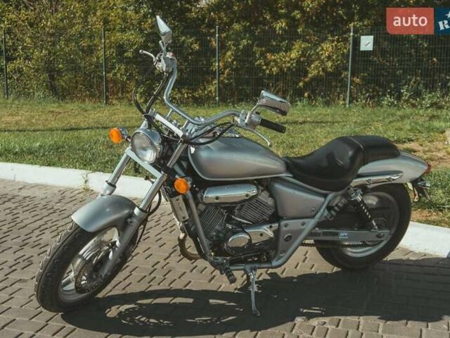 Серый Хонда Magna 250, объемом двигателя 0.25 л и пробегом 39 тыс. км за 2200 $, фото 1 на Automoto.ua