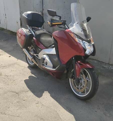 Красный Хонда NC 700X Integra, объемом двигателя 0 л и пробегом 17 тыс. км за 6000 $, фото 1 на Automoto.ua