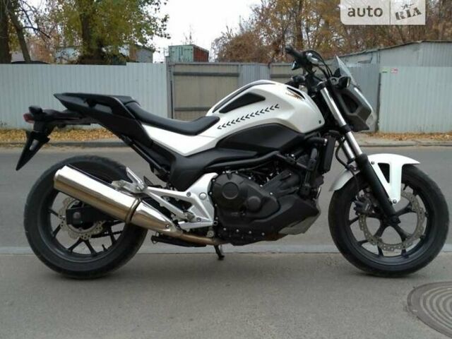 Белый Хонда NC 750S, объемом двигателя 0.74 л и пробегом 7 тыс. км за 6000 $, фото 1 на Automoto.ua