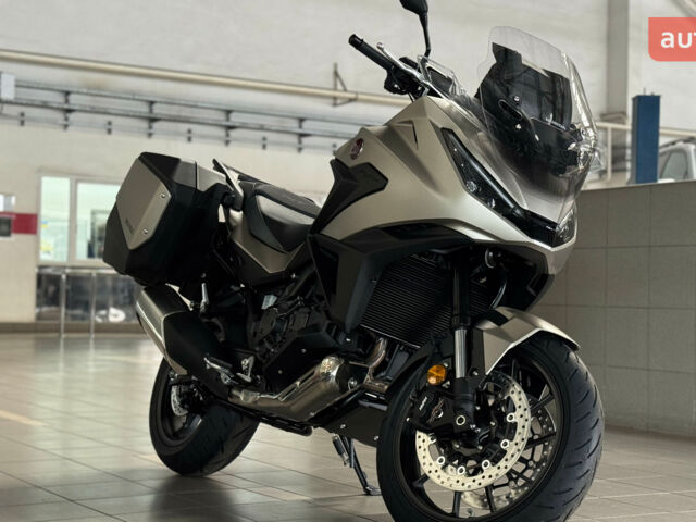 Хонда NT 1100, объемом двигателя 1.08 л и пробегом 0 тыс. км за 18144 $, фото 1 на Automoto.ua