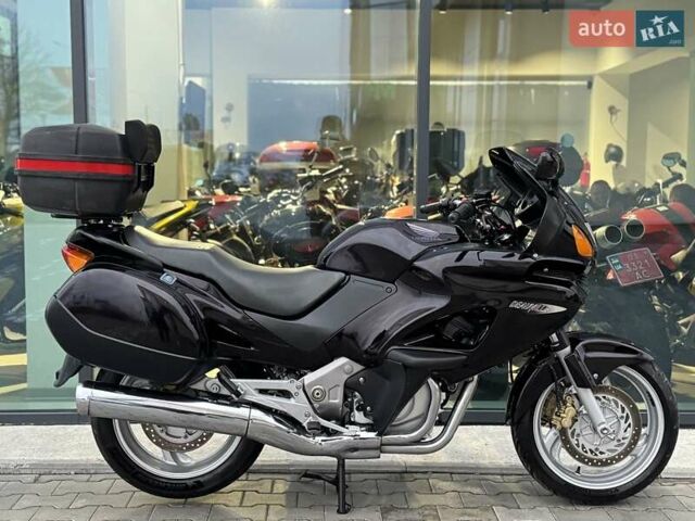 Фиолетовый Хонда NT 650V Deauville, объемом двигателя 0.65 л и пробегом 38 тыс. км за 3499 $, фото 1 на Automoto.ua