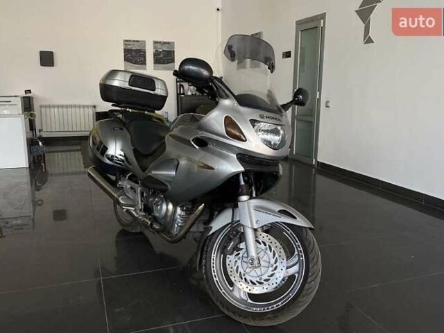 Сірий Хонда NT 650V Deauville, об'ємом двигуна 0.65 л та пробігом 53 тис. км за 3700 $, фото 1 на Automoto.ua