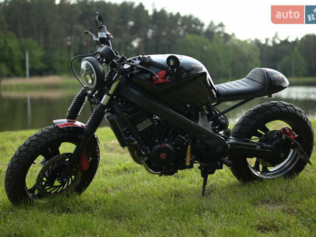 Красный Хонда NTV 650 (Revere), объемом двигателя 0.65 л и пробегом 50 тыс. км за 6500 $, фото 1 на Automoto.ua