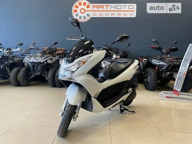 Белый Хонда PCX 150, объемом двигателя 0 л и пробегом 24 тыс. км за 2400 $, фото 1 на Automoto.ua