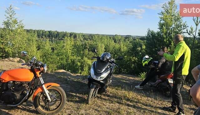 Чорний Хонда PCX 150, об'ємом двигуна 0 л та пробігом 28 тис. км за 2000 $, фото 1 на Automoto.ua