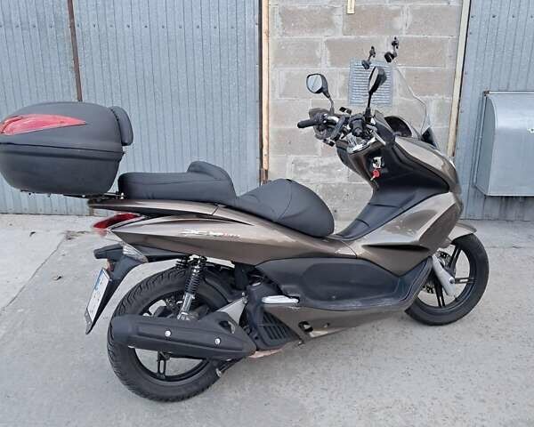 Хонда PCX 150, объемом двигателя 0 л и пробегом 35 тыс. км за 1850 $, фото 1 на Automoto.ua