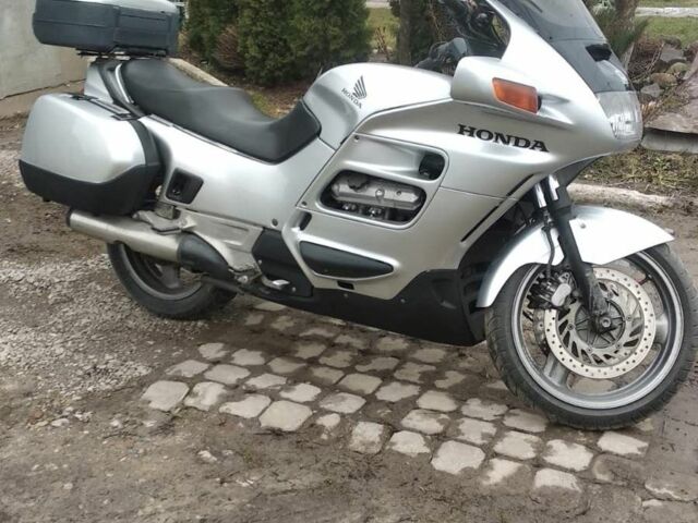 Хонда ST 1100, объемом двигателя 1.1 л и пробегом 0 тыс. км за 3700 $, фото 1 на Automoto.ua