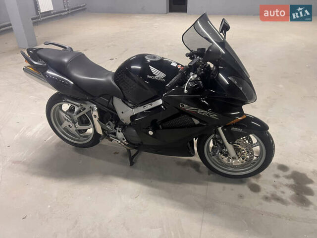 Черный Хонда VFR 800F Interceptor, объемом двигателя 0.8 л и пробегом 66 тыс. км за 5200 $, фото 1 на Automoto.ua