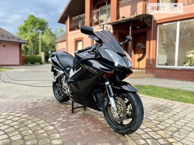 Черный Хонда VFR 800F Interceptor, объемом двигателя 0.78 л и пробегом 51 тыс. км за 5300 $, фото 1 на Automoto.ua