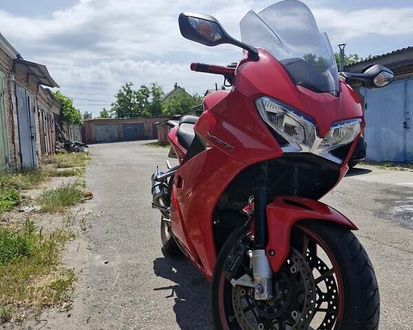 Красный Хонда VFR 800F Interceptor, объемом двигателя 0.8 л и пробегом 42 тыс. км за 8500 $, фото 1 на Automoto.ua