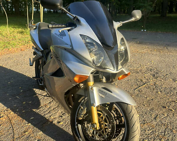 Хонда VFR 800F Interceptor, об'ємом двигуна 0.8 л та пробігом 8 тис. км за 4950 $, фото 1 на Automoto.ua