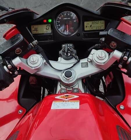 Хонда VFR 800F Interceptor, об'ємом двигуна 0 л та пробігом 30 тис. км за 5000 $, фото 1 на Automoto.ua