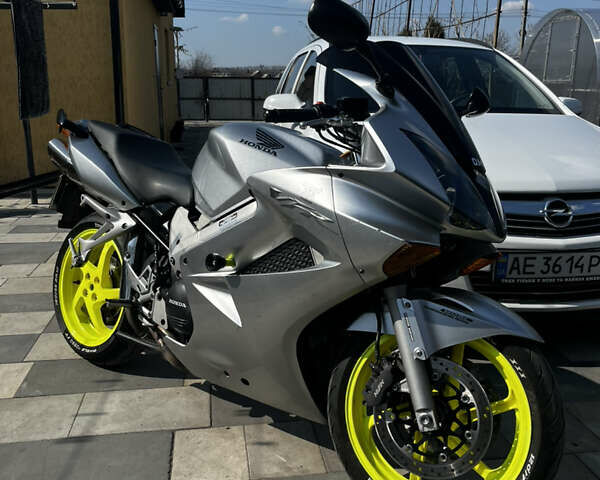 Хонда VFR 800F Interceptor, объемом двигателя 0.8 л и пробегом 48 тыс. км за 4900 $, фото 1 на Automoto.ua