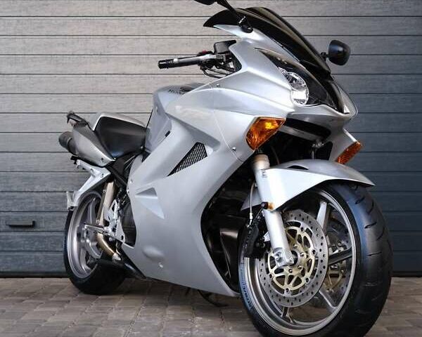 Сірий Хонда VFR 800F Interceptor, об'ємом двигуна 0.8 л та пробігом 18 тис. км за 5800 $, фото 1 на Automoto.ua