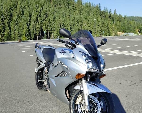 Сірий Хонда VFR 800F Interceptor, об'ємом двигуна 0.78 л та пробігом 50 тис. км за 5200 $, фото 1 на Automoto.ua