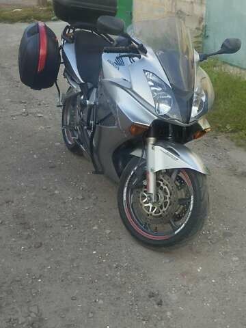Сірий Хонда VFR 800F Interceptor, об'ємом двигуна 0.78 л та пробігом 48 тис. км за 4850 $, фото 1 на Automoto.ua