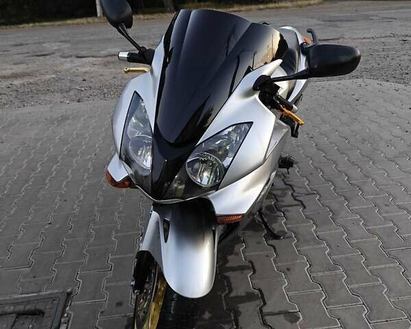 Сірий Хонда VFR 800F Interceptor, об'ємом двигуна 0.8 л та пробігом 42 тис. км за 5300 $, фото 1 на Automoto.ua