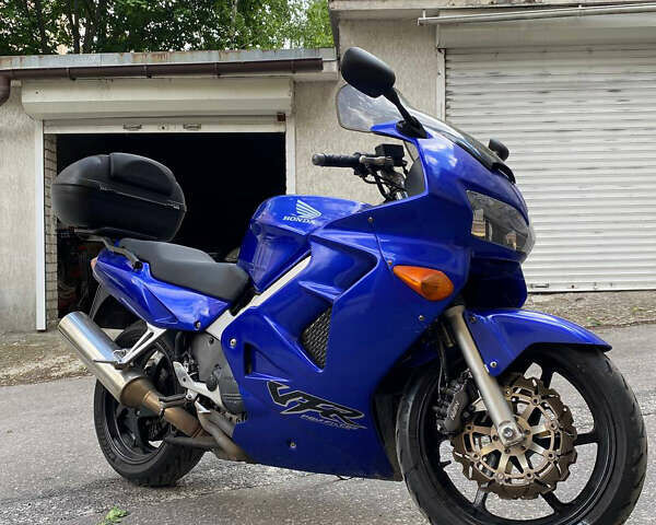 Синий Хонда VFR 800F Interceptor, объемом двигателя 0.8 л и пробегом 110 тыс. км за 4050 $, фото 1 на Automoto.ua