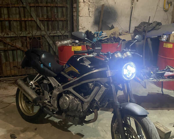 Черный Хонда VT 250 Spada, объемом двигателя 0.25 л и пробегом 40 тыс. км за 876 $, фото 1 на Automoto.ua