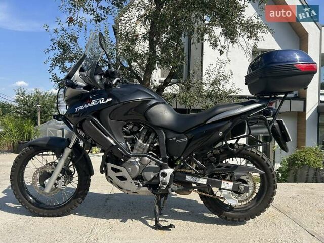 Чорний Хонда XL 700V Transalp, об'ємом двигуна 0.68 л та пробігом 51 тис. км за 6500 $, фото 1 на Automoto.ua