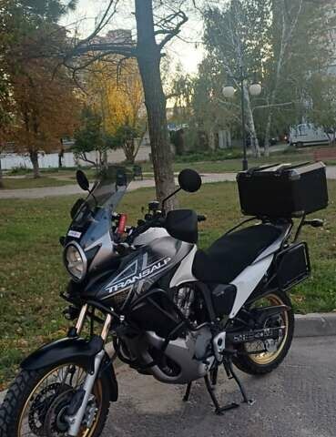 Хонда XL 700V Transalp, об'ємом двигуна 0.7 л та пробігом 31 тис. км за 6500 $, фото 1 на Automoto.ua